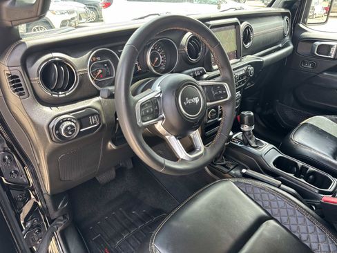 Used 2023 Jeep Gladiator Overland AWD/4WD image 17
