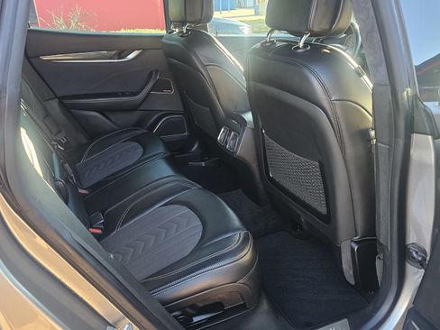 Used 2021 Maserati Levante GranLusso image 30