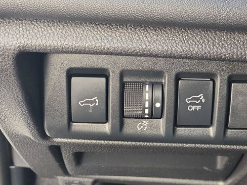 Used 2023 Subaru Outback Limited image 25