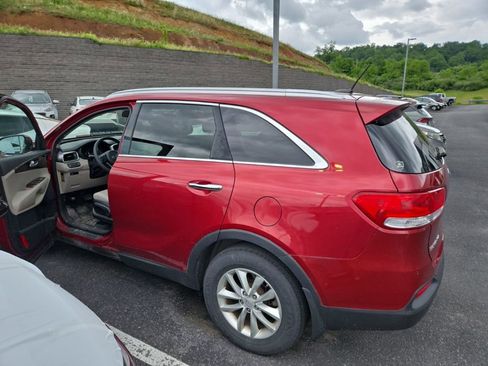 Used 2017 Kia Sorento AWD image 9