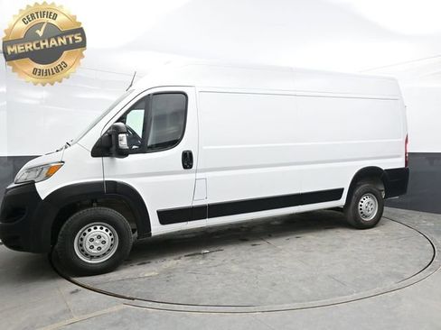 Used 2025 RAM ProMaster 2500 w/ Convenience Group FWD image 3