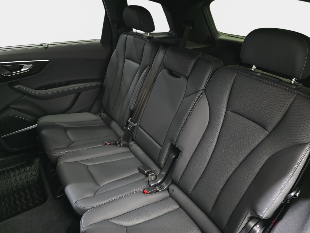 Used 2025 Audi Q7 3.0T Premium Plus AWD/4WD image 14