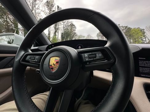 Used 2022 Porsche Taycan 4S image 28