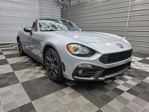 Used 2018 FIAT 124 Spider Abarth w/ Convenience Group RWD image 3