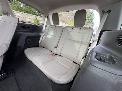 Used 2022 Lincoln Aviator Reserve w/ Equipment Group 201A image 21