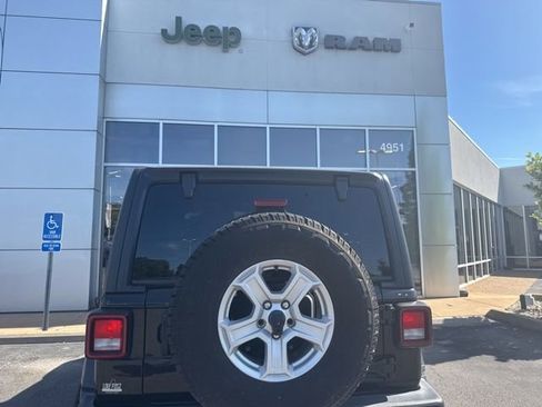 Used 2020 Jeep Wrangler Sport AWD/4WD image 9
