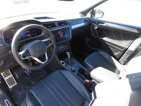 Used 2022 Volkswagen Tiguan SE R-Line AWD/4WD image 11