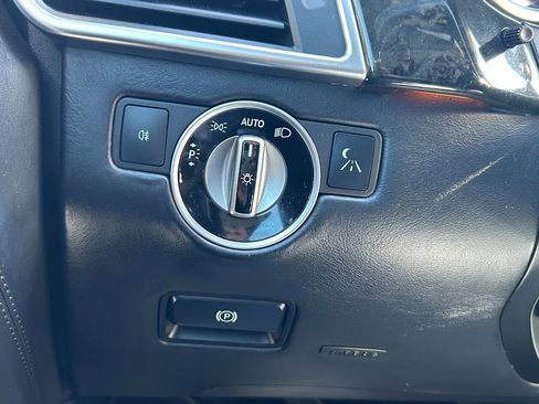 Used 2013 Mercedes-Benz GL 550 4MATIC image 23