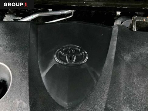 Used 2021 Toyota Camry SE w/ Cold Weather Package image 32