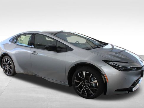 New 2026 Toyota Prius Plug-In Hybrid FWD image 19