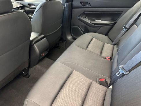 Used 2024 Nissan Altima 2.5 SV image 11