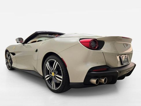 Used 2023 Ferrari Portofino M RWD image 12