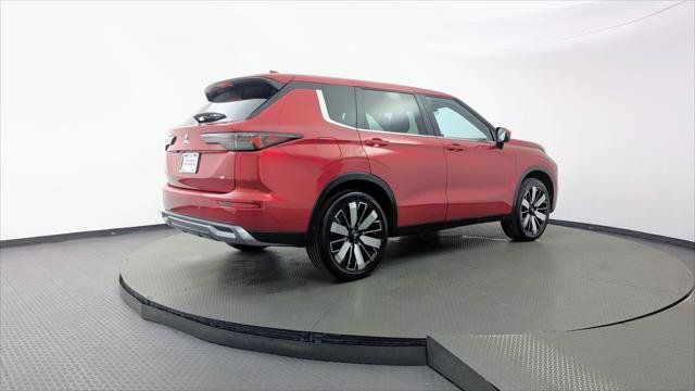 Used 2025 Mitsubishi Outlander SE FWD image 8