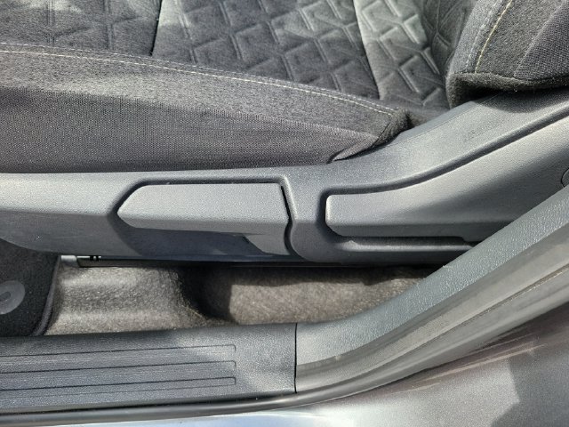 Certified 2025 Nissan Kicks SV FWD image 21