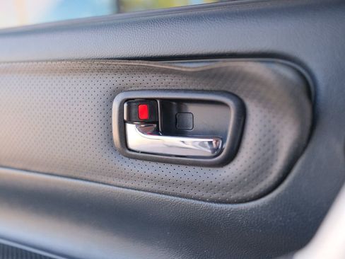 Used 2005 Toyota MR2 image 12