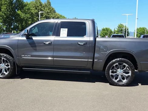 Used 2022 RAM 1500 Limited w/ Body-Colour Bumper Group AWD/4WD image 5