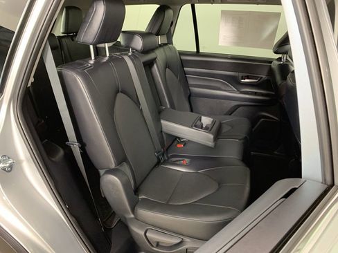 Used 2024 Toyota Grand Highlander AWD Hybrid image 38