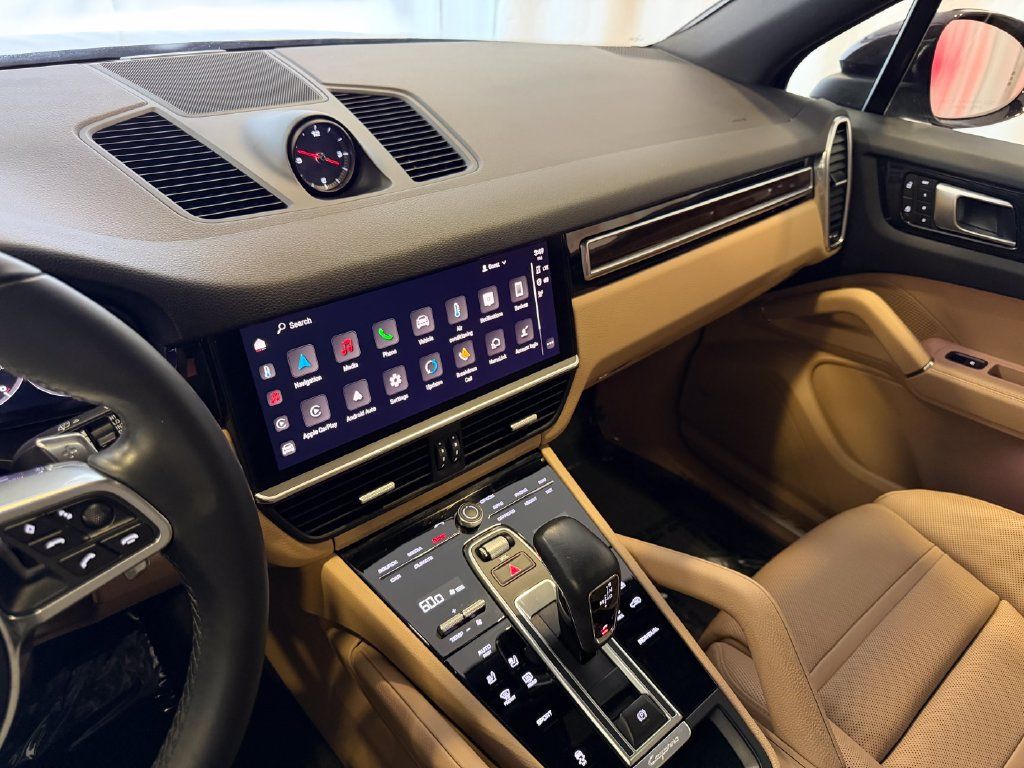 Certified 2023 Porsche Cayenne Platinum Edition AWD/4WD image 18