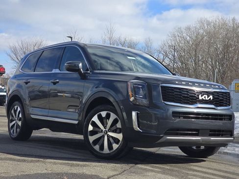 Used 2022 Kia Telluride S image 2