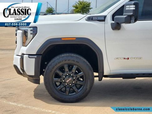 Used 2025 GMC Sierra 2500 AT4 w/ AT4 Premium Plus Package AWD/4WD image 12