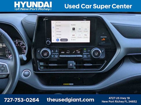 Used 2024 Toyota Highlander LE image 24