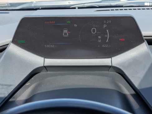 Used 2025 Toyota Prius LE FWD image 28