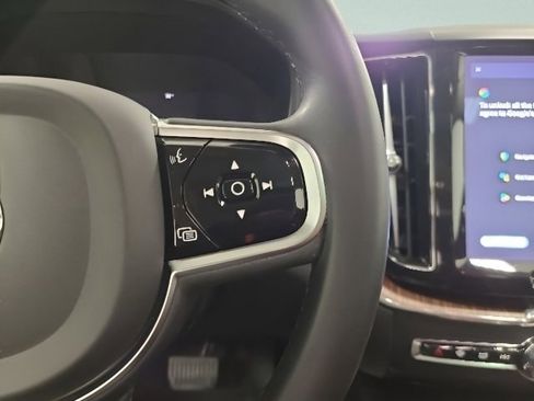 Used 2023 Volvo XC60 B5 Plus AWD/4WD image 27