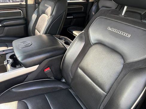 Used 2019 RAM 1500 Laramie AWD/4WD image 10