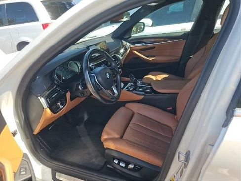 Used 2018 BMW 540i xDrive w/ Premium Package AWD/4WD image 4