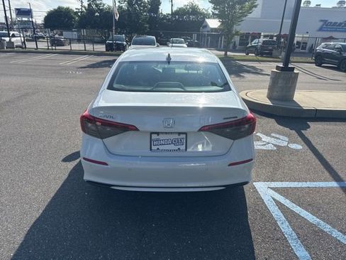 Certified 2022 Honda Civic Touring image 5