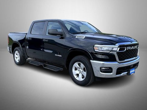 Used 2025 RAM 1500 Big Horn AWD/4WD image 3
