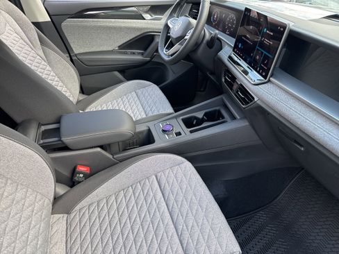 New 2025 Volkswagen Tiguan S image 23