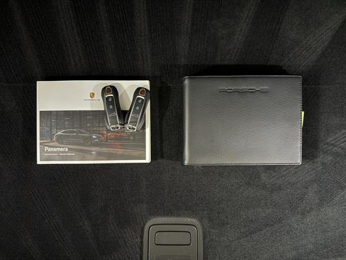 Used 2022 Porsche Panamera 4S image 21