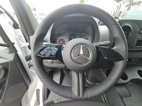 New 2025 Mercedes-Benz Sprinter 2500 image 25