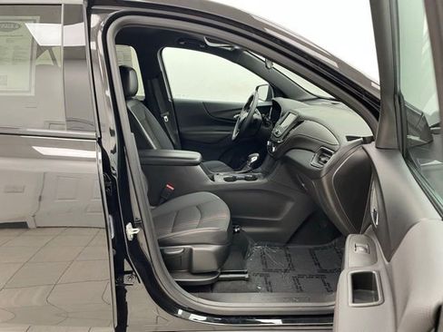 Certified 2023 Chevrolet Equinox RS AWD/4WD image 13