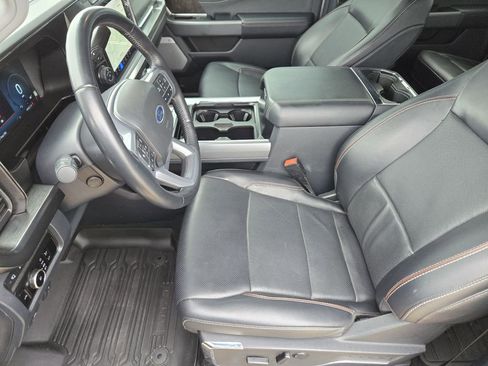 Used 2023 Ford F250 Lariat w/ Lariat Ultimate Package AWD/4WD image 8
