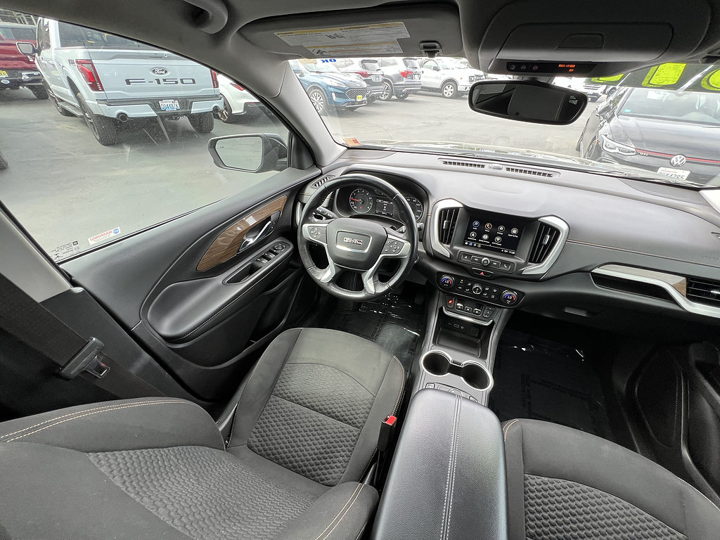 Used 2018 GMC Terrain SLE w/ Driver Convenience Package FWD image 14