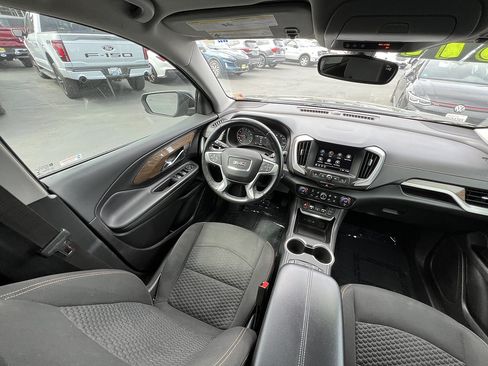 Used 2018 GMC Terrain SLE w/ Driver Convenience Package FWD image 14