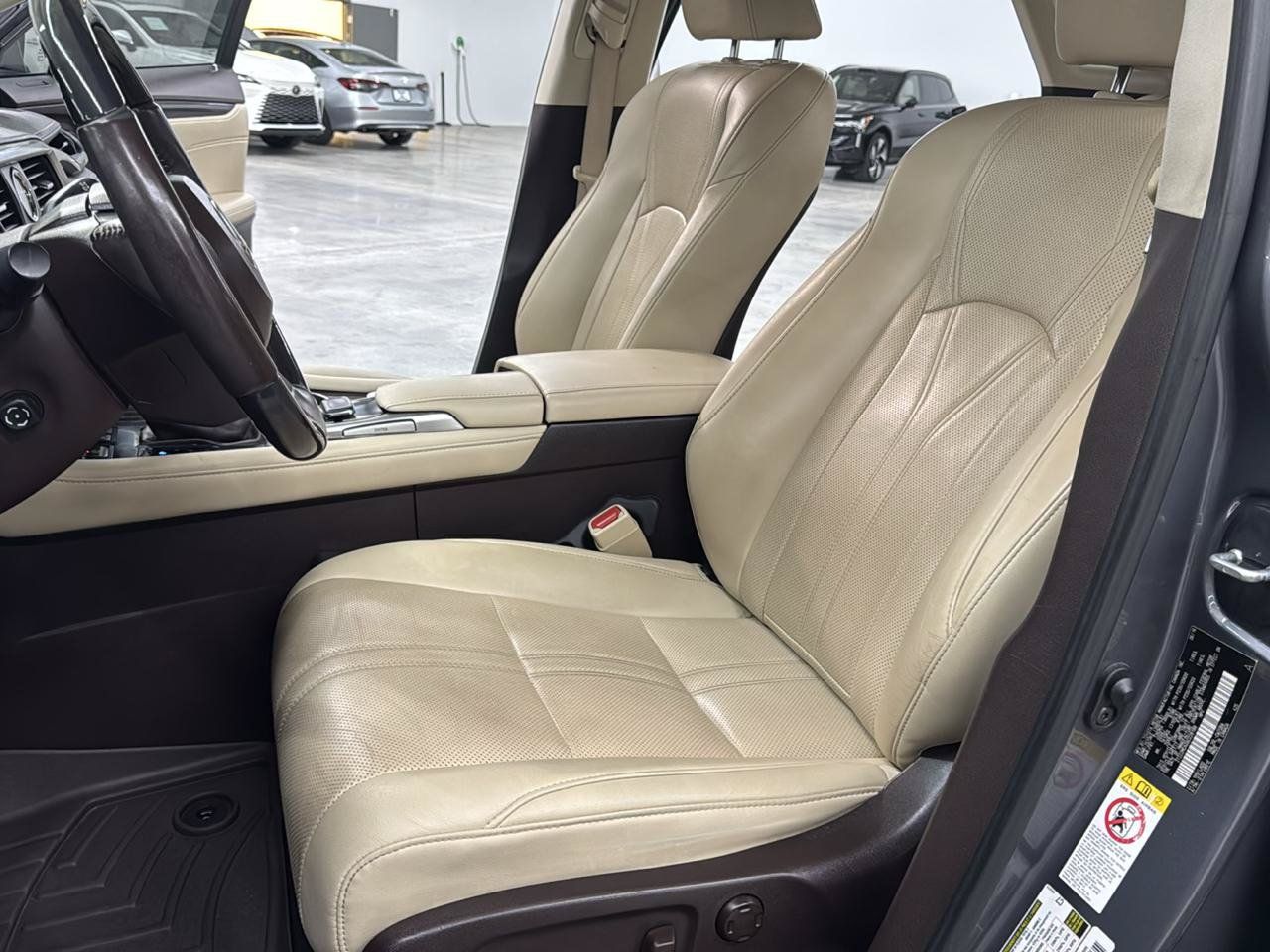 Used 2016 Lexus RX 350 FWD w/ Luxury Package image 23