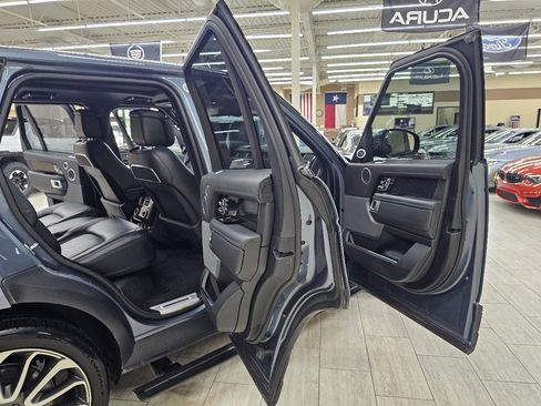 Used 2019 Land Rover Range Rover Autobiography image 18