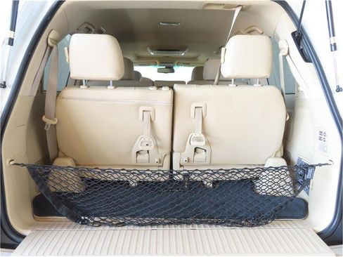 Used 2011 Lexus LX 570 4WD image 38