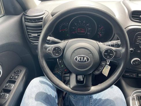 Used 2017 Kia Soul FWD image 17