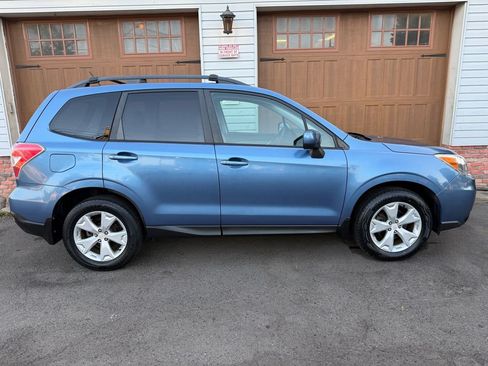 Used 2015 Subaru Forester 2.5i Premium AWD/4WD image 2