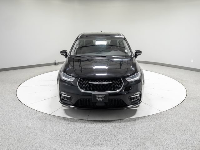 Used 2024 Chrysler Pacifica Touring-L FWD image 30