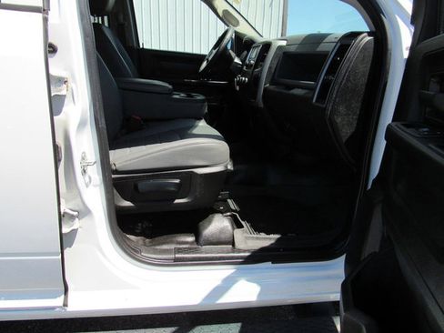 Used 2020 RAM 1500 Tradesman w/ Chrome Appearance Group AWD/4WD image 13