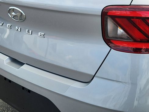 Used 2022 Hyundai Venue SEL image 17