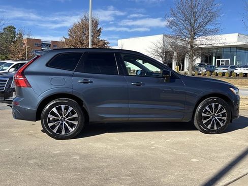 Used 2024 Volvo XC60 B5 Plus image 2