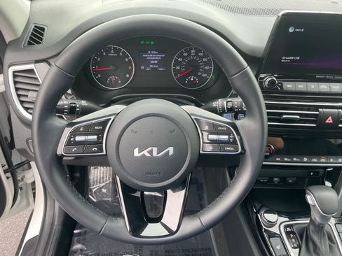 Used 2022 Kia Seltos EX AWD/4WD image 11