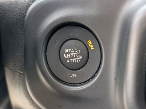 Used 2023 Jeep Wrangler Unlimited Sahara w/ Cold Weather Group AWD/4WD image 31