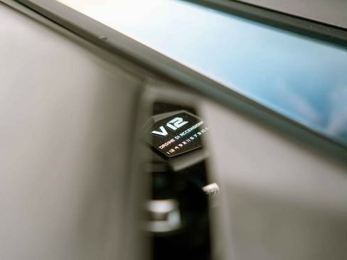 Used 2020 Lamborghini Aventador SVJ AWD/4WD image 40